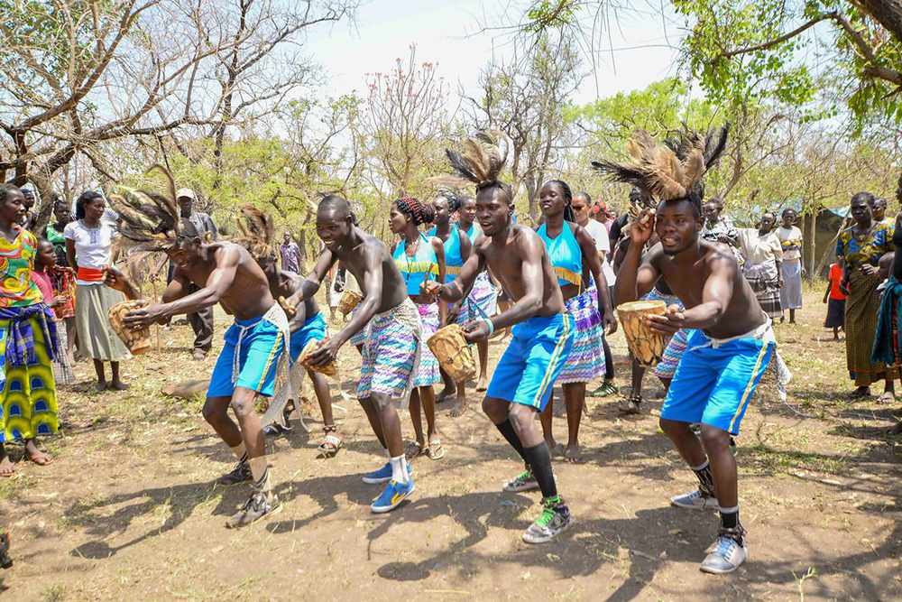 Community members entertaining tourists near Murchison Falls _Laraka Cultural Dance from Northern Uganda